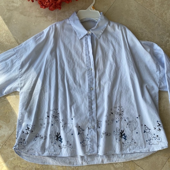 Zara light blue Button-Up Shirt with Black Print - Picture 9 of 9